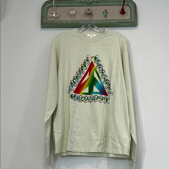 MADHAPPY peace Graphic Long Sleeve Shirt with Colorful Triangle Design medium - Picture 1 of 5